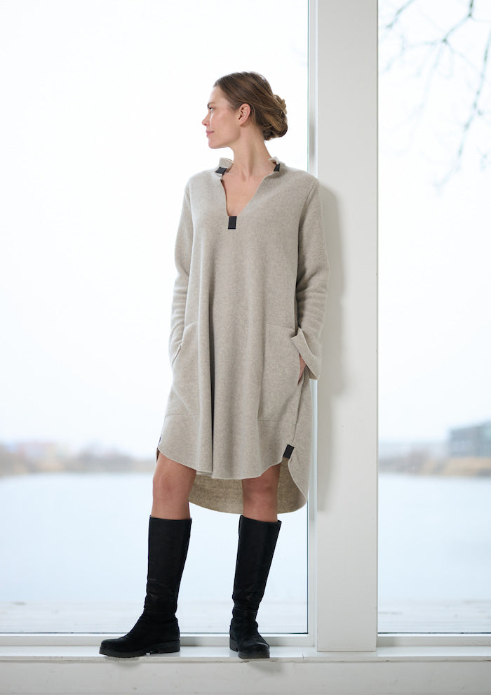 Olivia | Stylish V-neck dress