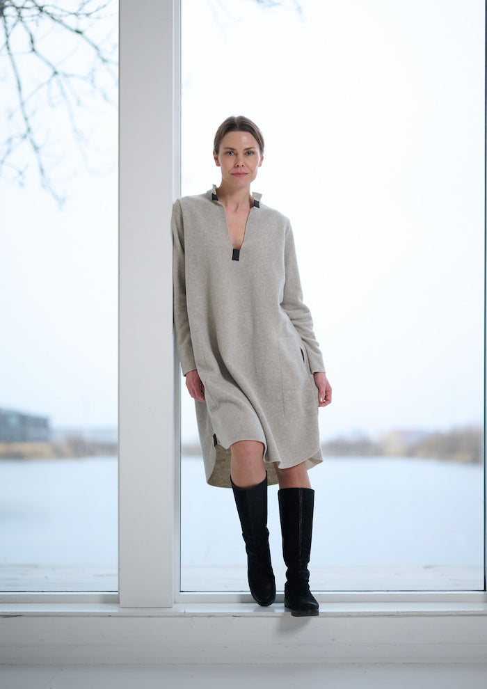 Olivia | Stylish V-neck dress